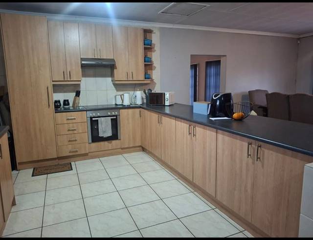 3 BEDROOM PROPERTY TO RENT IN WALDRIFT
